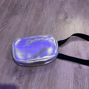 cross over bag big even to put a phone in